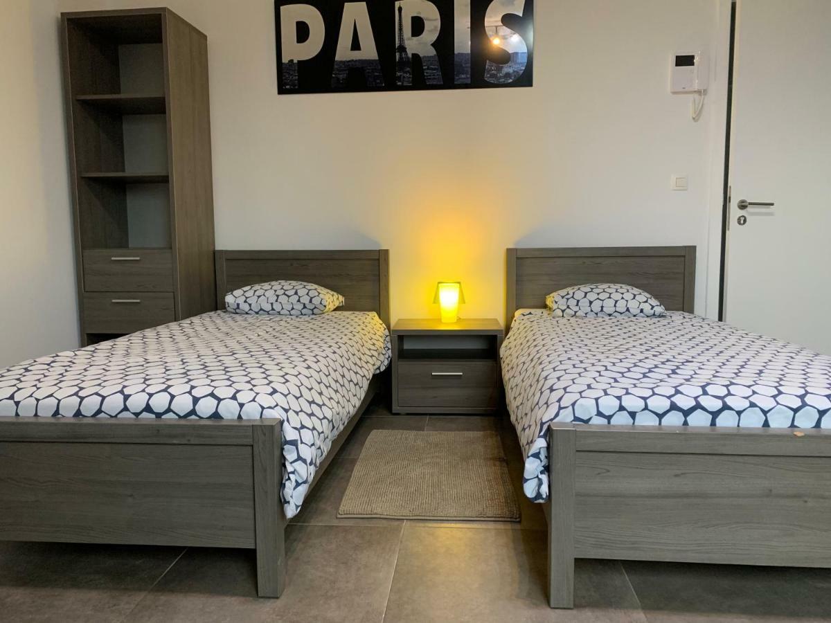 Residence La Floraison Anderlecht ภายนอก รูปภาพ
