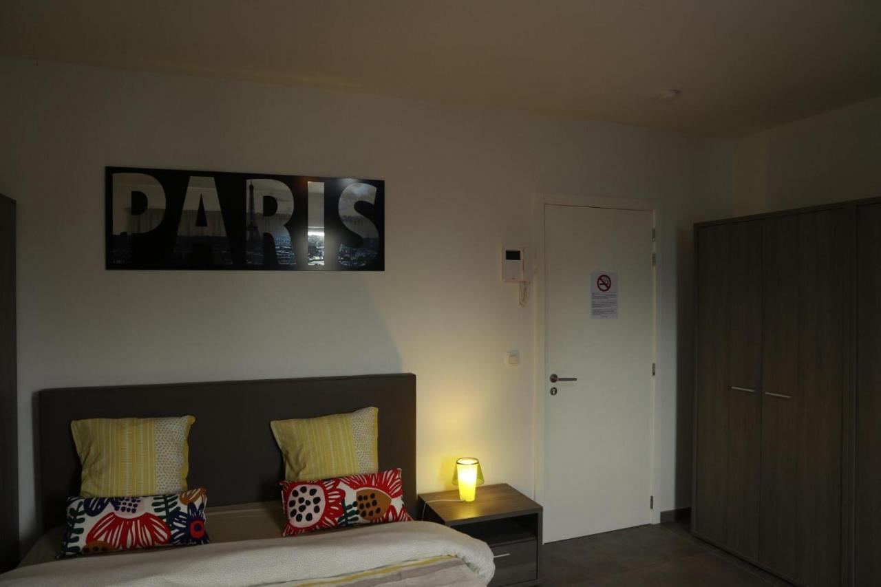Residence La Floraison Anderlecht ภายนอก รูปภาพ